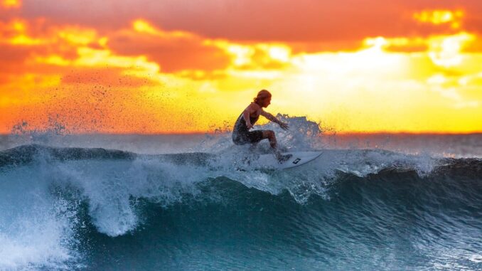 Surf, cavalcando l'onda con la teoria di Elliott